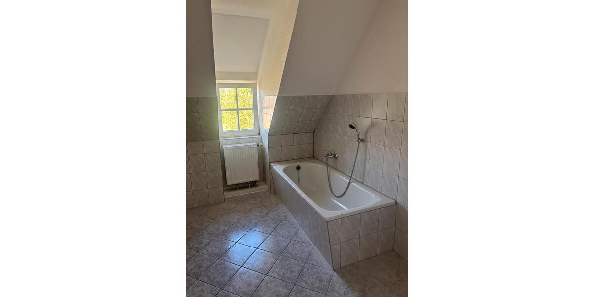 Dachgeschoßwohnung Geithain - 2 Zimmer, 60 m&sup2;, 340&euro; | Angebot:25907608