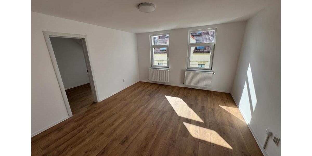 Dachgeschoßwohnung Crimmitschau - 1 Zimmer, 11 m&sup2;, 350&euro; | Angebot:25805277