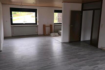 Wohnung Berg - 3 Zimmer, 90 m&sup2;, 400&euro; | Angebot:26577659