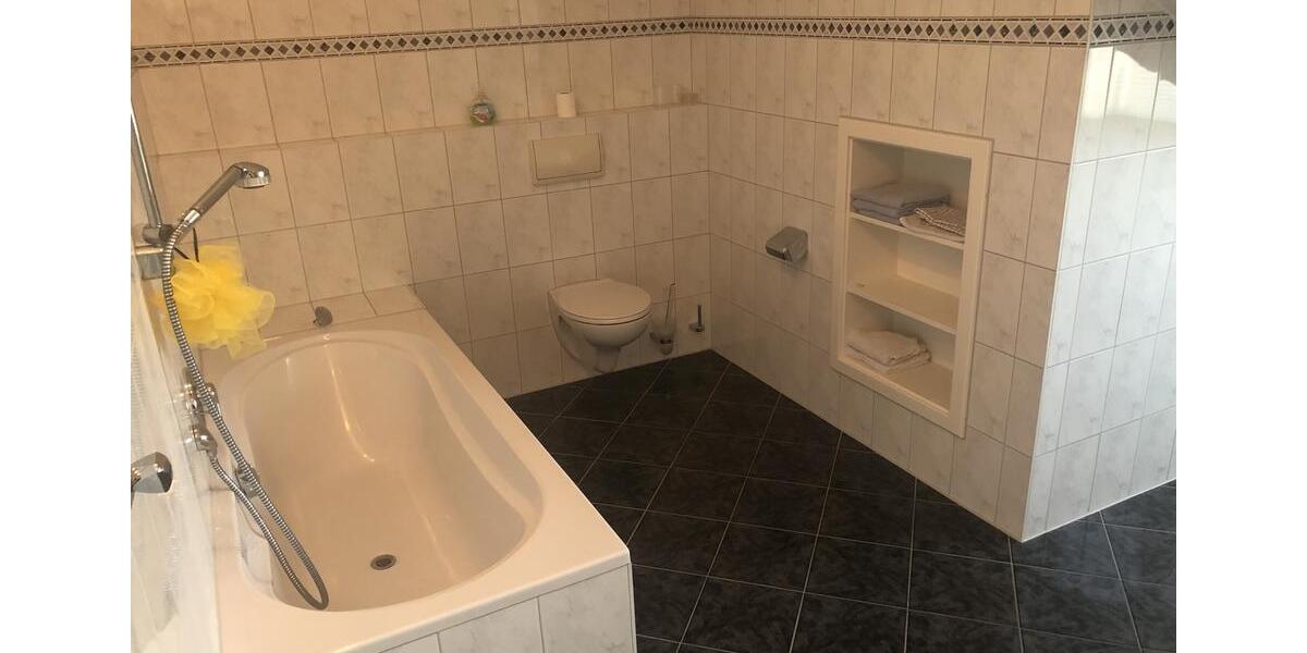 Villa Rheine - 6 Zimmer, 350 m&sup2;, 2.500&euro; | Angebot:20885234