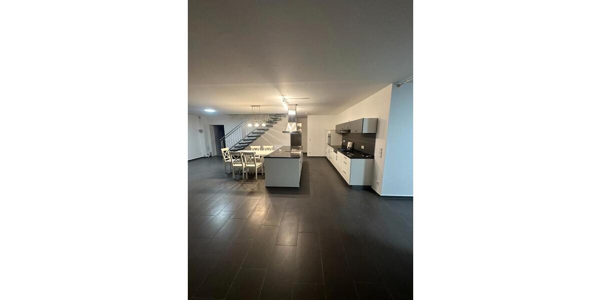 Doppelhaushälfte Püttlingen - 4 Zimmer, 230 m&sup2;, 1.830&euro; | Angebot:26299543