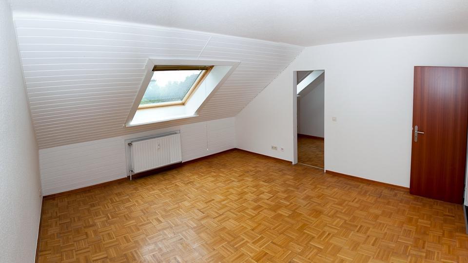 Helle 2,5 Zimmer Wohnung mit EBK