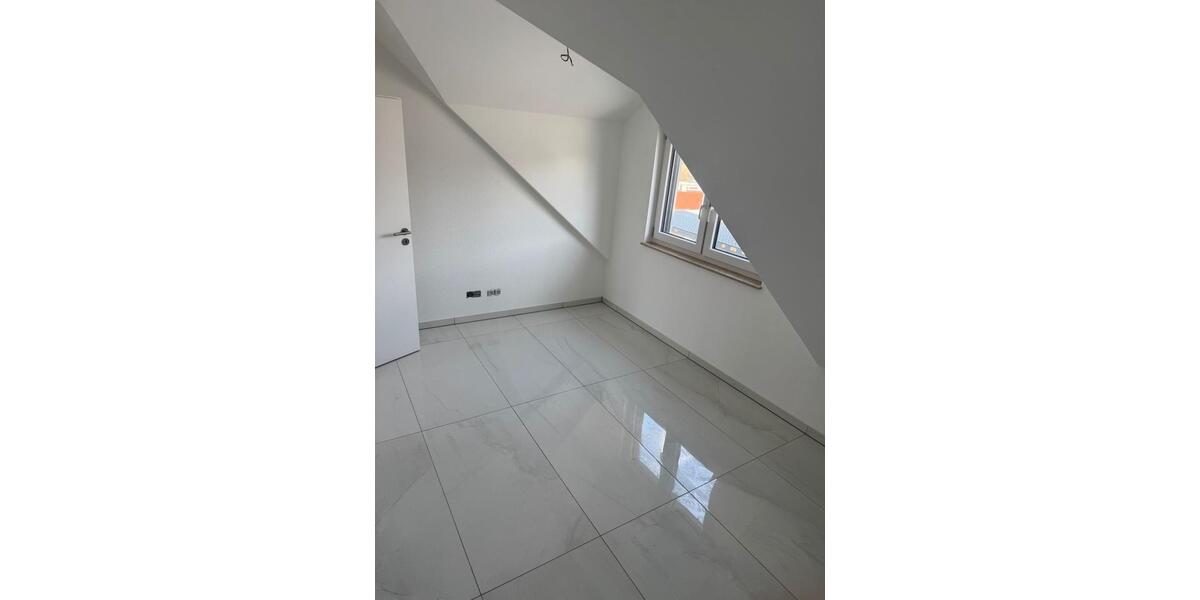 Dachgeschoßwohnung Reichelsheim (Odenwald) - 4 Zimmer, 93 m&sup2;, 1.100&euro; | Angebot:25905294