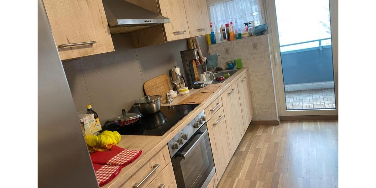 Sehr schöne 4 ZKB Wohnung mit EBK und Balkon 4 zimmer