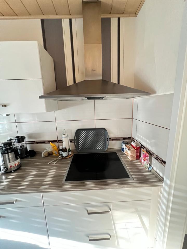 Moderne 3 Zimmerwohnung, Zentrale Lage , teilmöbiliert Gäste Wc,