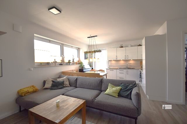 2-Zimmer-OG-Wohnung + 65,80 m² Wohnfläche + Aufzug + Balkon + Carport + EBK kann übernommen werden
