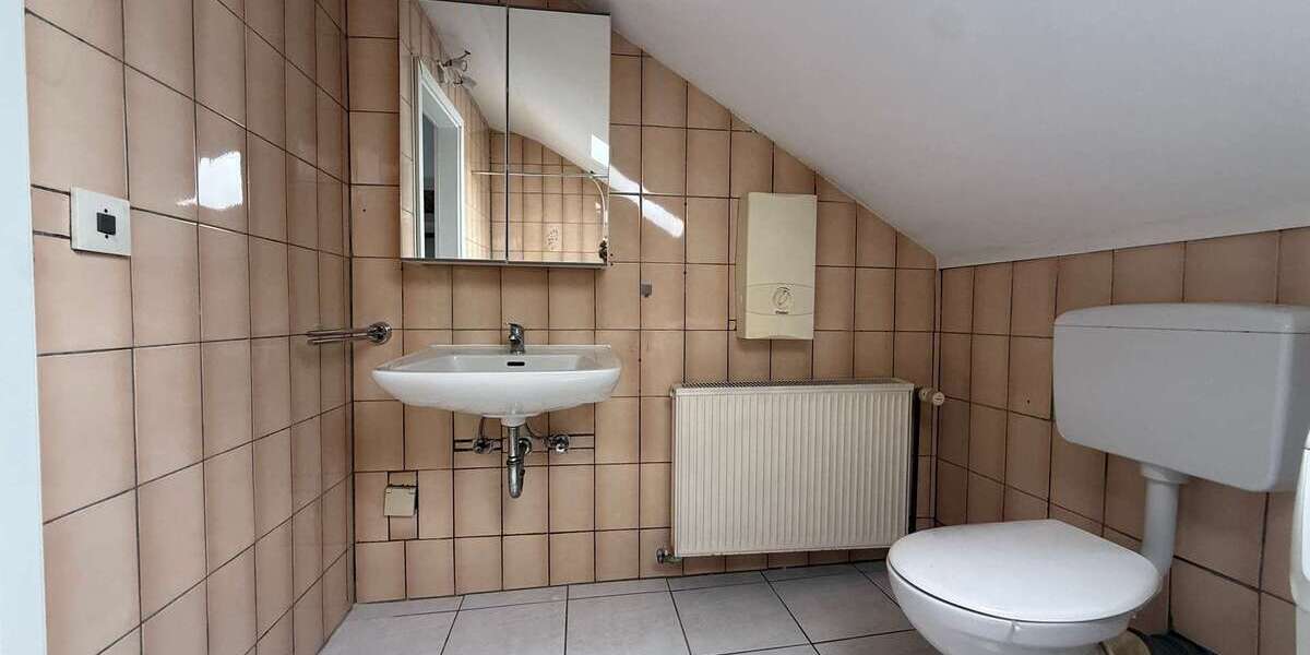 Gemütliche 3-Zimmer-Dachgeschosswohnung mit ca. 72 m² in Friedrichsthal-Bildstock - 3- Friedrichsthal | Angebot:27199791
