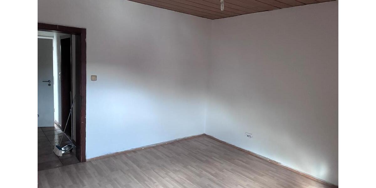 Dachgeschoßwohnung Püttlingen - 3 Zimmer, 90 m&sup2;, 600&euro; | Angebot:24839798