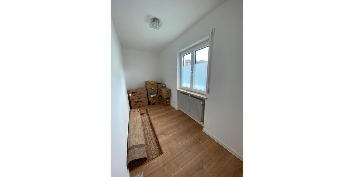 Erdgeschoßwohnung Pilsting - 3 Zimmer, 106 m&sup2;, 900&euro; | Angebot:26004636