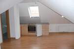 Kleine Dachgeschosswohnung in zentraler Lage! 1 zimmer