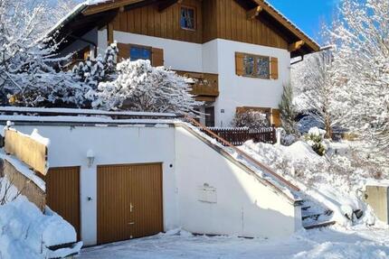 Wunderschöne Wohnung mit Garten, Terrasse und Garage 2 zimmer