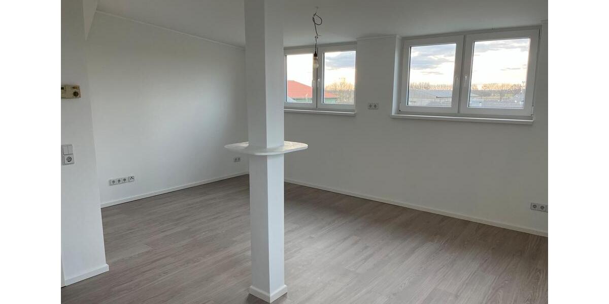 Dachgeschoßwohnung Neuhardenberg - 3 Zimmer, 87 m&sup2;, 609&euro; | Angebot:23699237