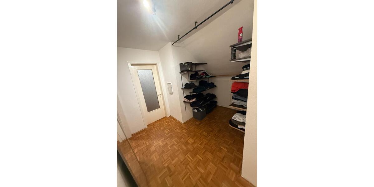 Dachgeschoßwohnung Tuttlingen - 3 Zimmer, 65 m&sup2;, 650&euro; | Angebot:24702885