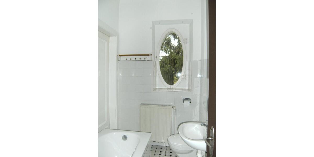 Villa Heusweiler - 8 Zimmer, 200 m&sup2;, 1.250&euro; | Angebot:20743165