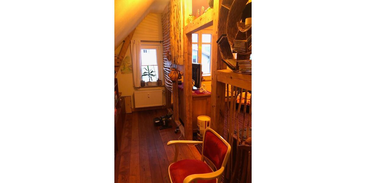 3 12 Zimmer Wohnung im 1. OG im gepflegten Altbau 3 zimmer