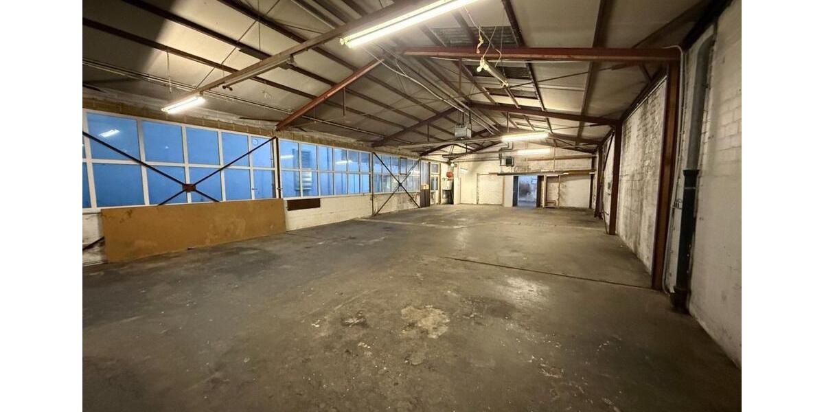 Hallenplatz Camperausbau, Bulli Ausbau, DIY Campervan zimmer