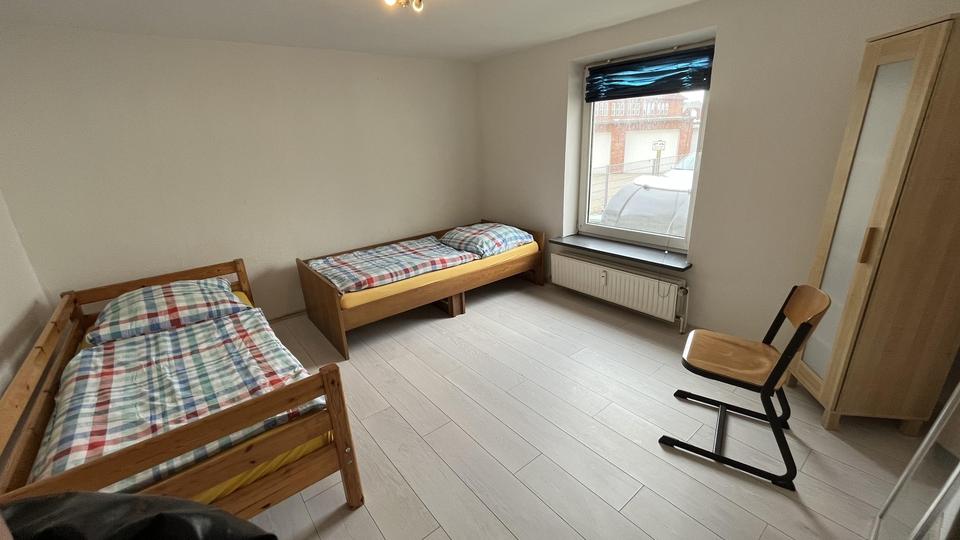 Wohnen auf Zeit Neumünster - 4 Zimmer, 100 m&sup2;, 14&euro; | Angebot:26651832
