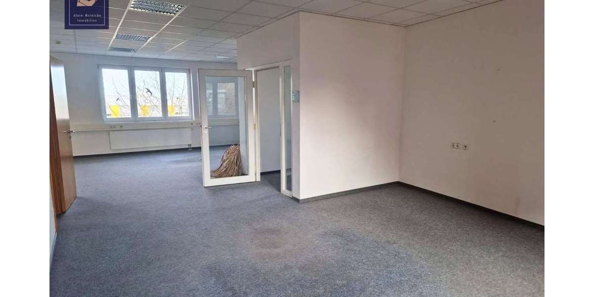 Firmenkomplex mit Garage und Einliegerwohnung 22 zimmer