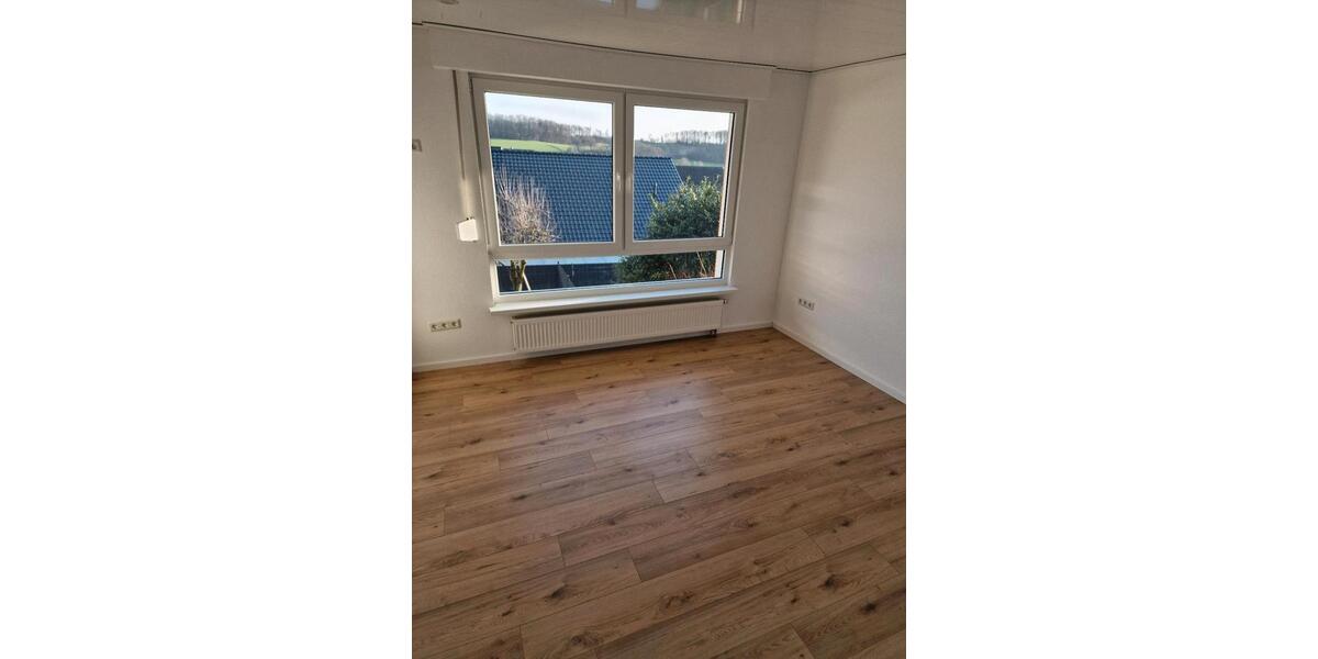 Doppelhaushälfte Reichshof - 4 Zimmer, 125 m&sup2;, 1.550&euro; | Angebot:25208857