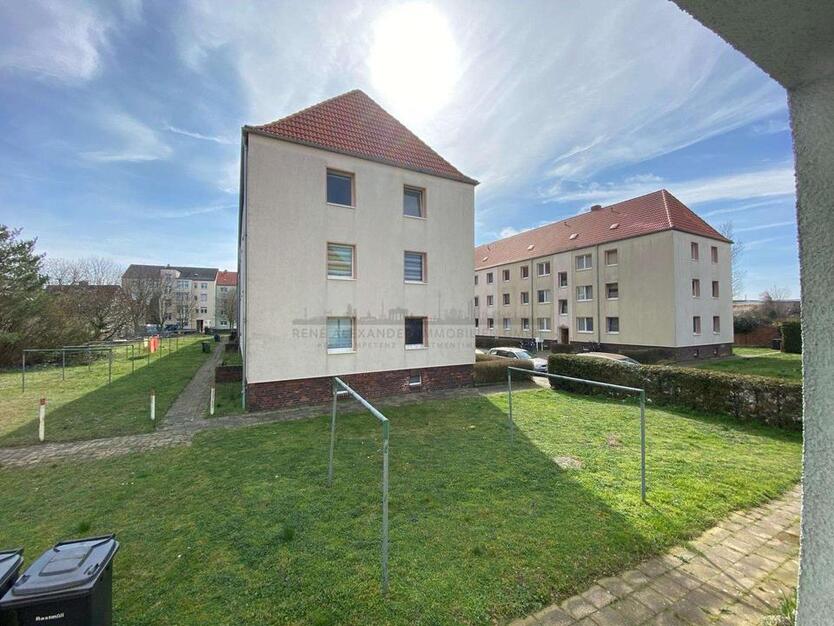 Frisch renovierte 3 Zimmer Wohnung in sanierter, ruhiger Wohnanlage zimmer