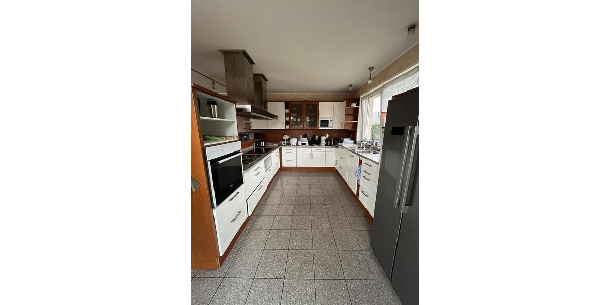 Etagenwohnung Lingen (Ems) - 7 Zimmer, 350 m&sup2;, 25&euro; | Angebot:25180119