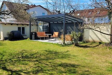 Wohngemeinschaft hat 2 Zimmer frei zimmer