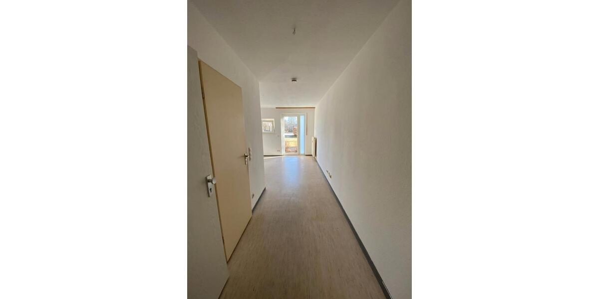Erdgeschoßwohnung Kaiserslautern - 1 Zimmer, 23 m&sup2;, 330&euro; | Angebot:26534977