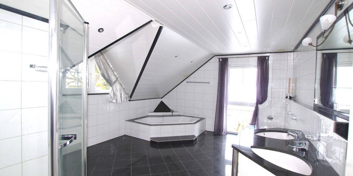 Doppelhaushälfte Lupburg - 4 Zimmer, 170 m&sup2;, 1.440&euro; | Angebot:26246679