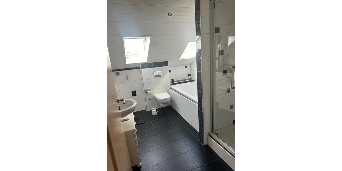 Dachgeschoßwohnung Hagenbach - 3 Zimmer, 95 m&sup2;, 700&euro; | Angebot:26224934