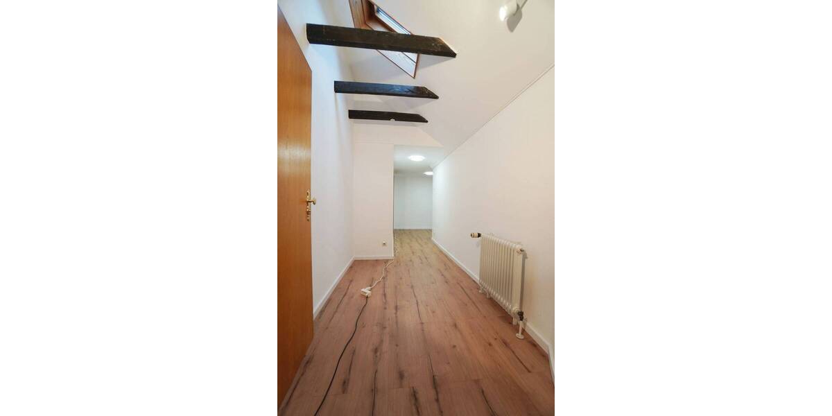 Top renovierte 3,5-Zimmer-Atelierwohnung mit EBK u. Südbalkon in bevorzugter Aussichtslage 3 zimmer