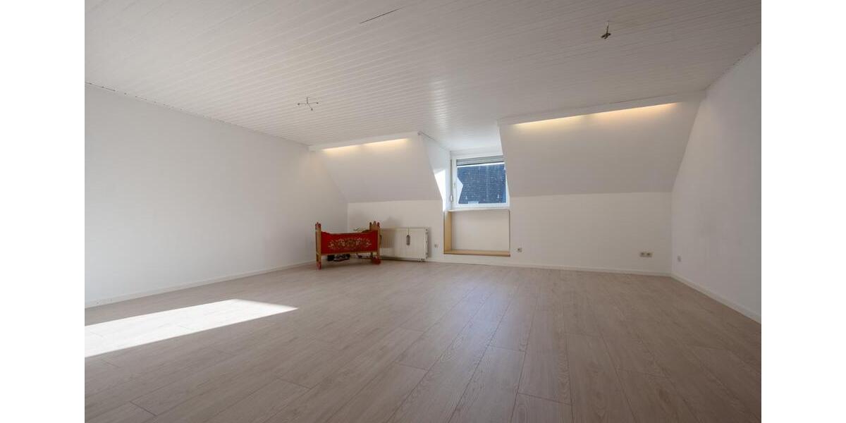 Gepflegtes Reihenhaus mit Garten, Dachstudio, Garage, Haunstetten 5 zimmer