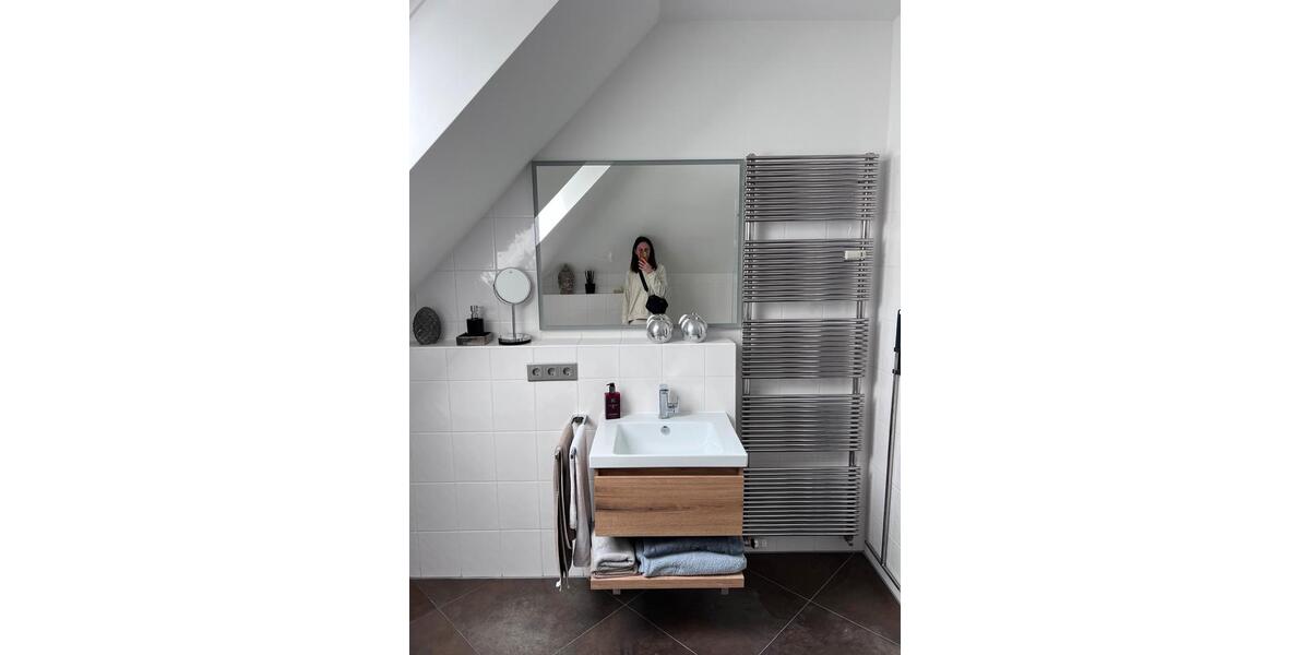 Dachgeschoßwohnung Neufahrn bei Freising Mintraching-Grüneck - 3.5 Zimmer, 94 m&sup2;, 2.350&euro; | Angebot:25841392