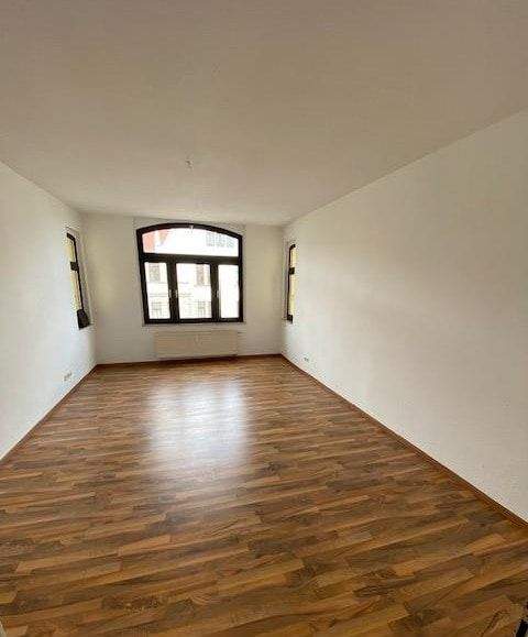 Etagenwohnung Magdeburg Alte Neustadt - 4 Zimmer, 105 m&sup2;, 850&euro; | Angebot:25704008