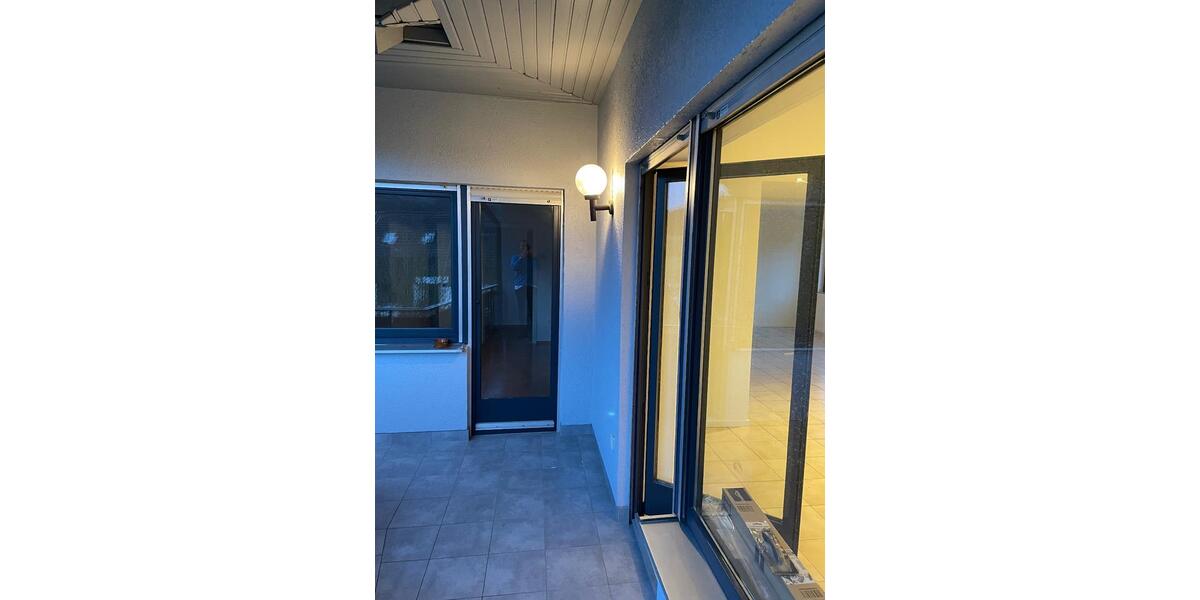 4 Zimmer Wohnung zu vermieten, zusätzlich Kellerraum und Garage 5 zimmer