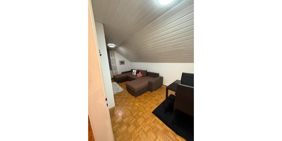 Dachgeschoßwohnung Tuttlingen - 3 Zimmer, 65 m&sup2;, 650&euro; | Angebot:24702885