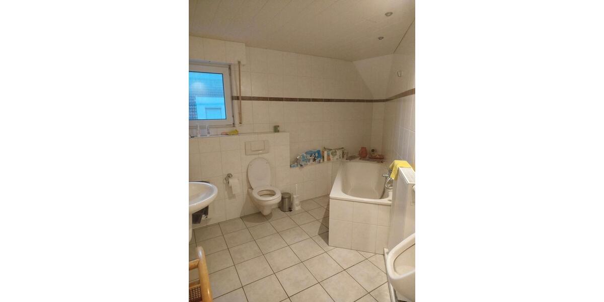 Wohnen auf Zeit Rheinbach - 11 Zimmer, 150 m&sup2;, 406&euro; | Angebot:24831035