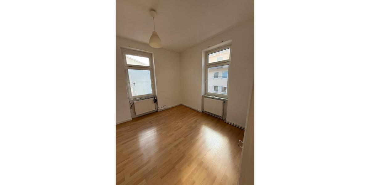 Etagenwohnung Wiesbaden - 4 Zimmer, 95 m&sup2;, 1.300&euro; | Angebot:24746302