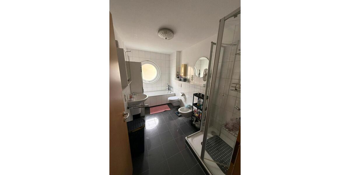 Erdgeschoßwohnung Wülfrath - 4 Zimmer, 108 m&sup2;, 1.550&euro; | Angebot:26623811