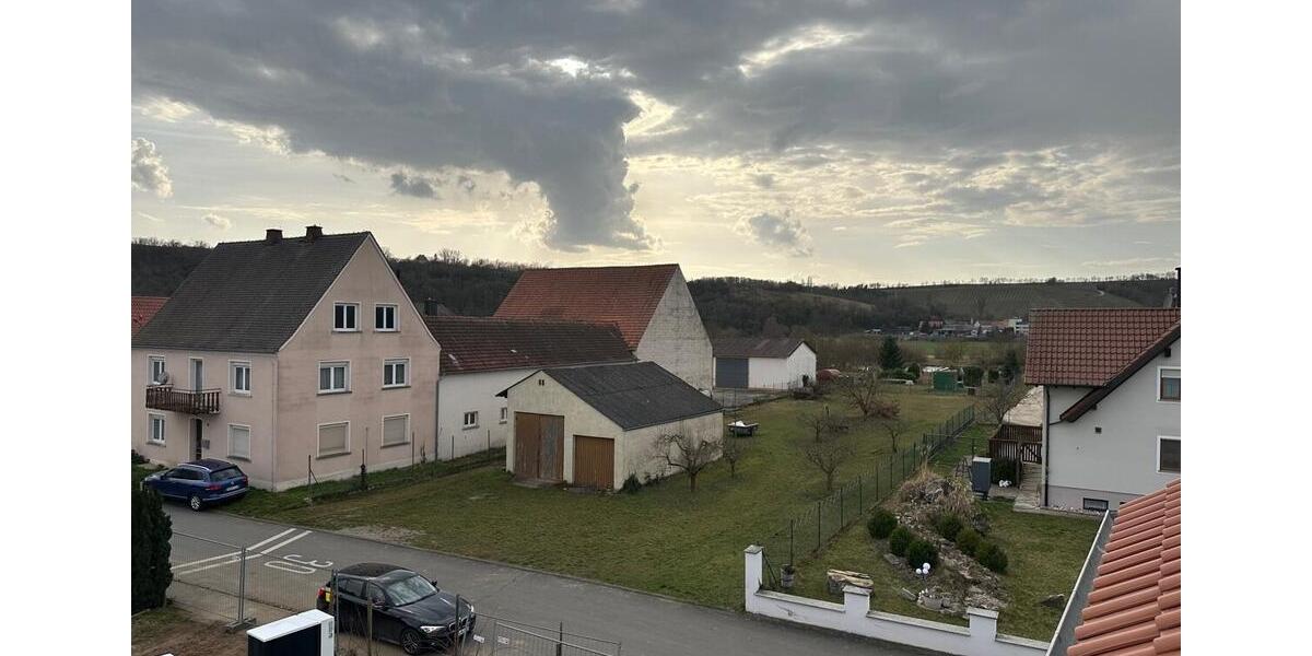 Dachgeschoßwohnung Volkach - 4 Zimmer, 97 m&sup2;, 1.080&euro; | Angebot:24626233