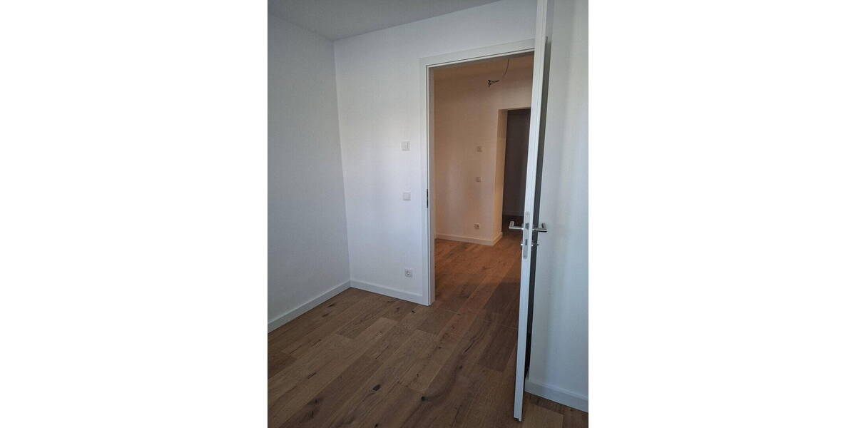 Etagenwohnung Magdeburg Buckau - 4 Zimmer, 93 m&sup2;, 1.678&euro; | Angebot:26389913
