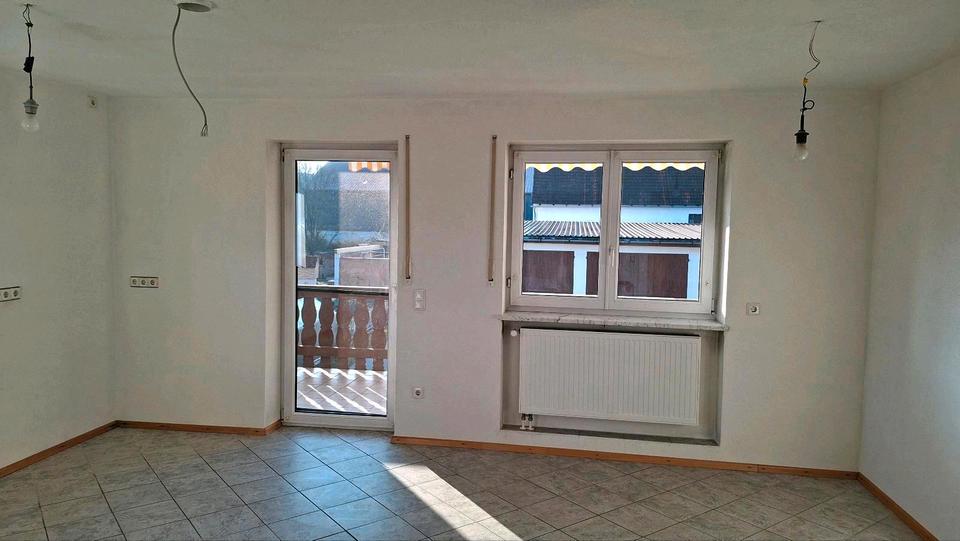 Etagenwohnung Brunnen - 4 Zimmer, 103 m&sup2;, 1.150&euro; | Angebot:26021045