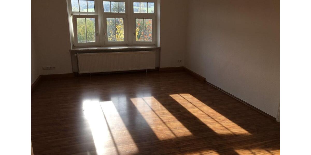 Dachgeschoßwohnung Ellefeld - 5 Zimmer, 93 m&sup2;, 400&euro; | Angebot:25302933