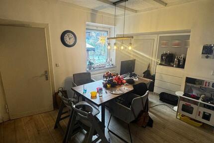 Doppelhaushälfte mit eigenem Garten ab 15.04.2026 zu vermieten 4.5 zimmer