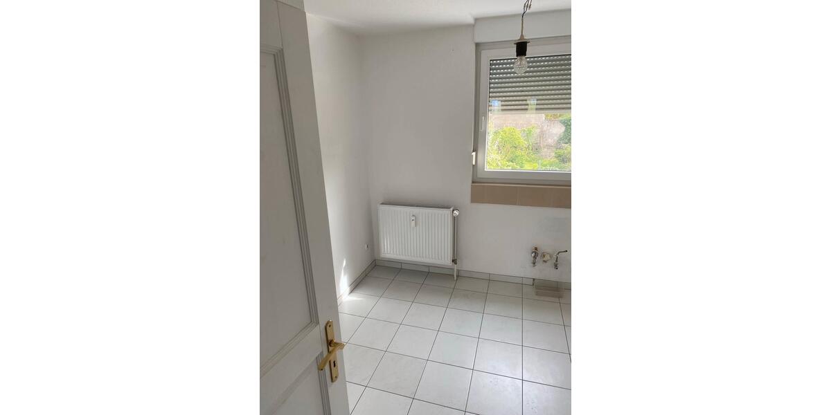 Dachgeschoßwohnung Burg - 2.5 Zimmer, 60 m&sup2;, 400&euro; | Angebot:26346429