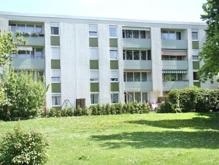 Gepflegte 4-Zi-Whg. mit Einbauküche und Loggia in schöner und ruhiger Lage von MA-Vogelstang