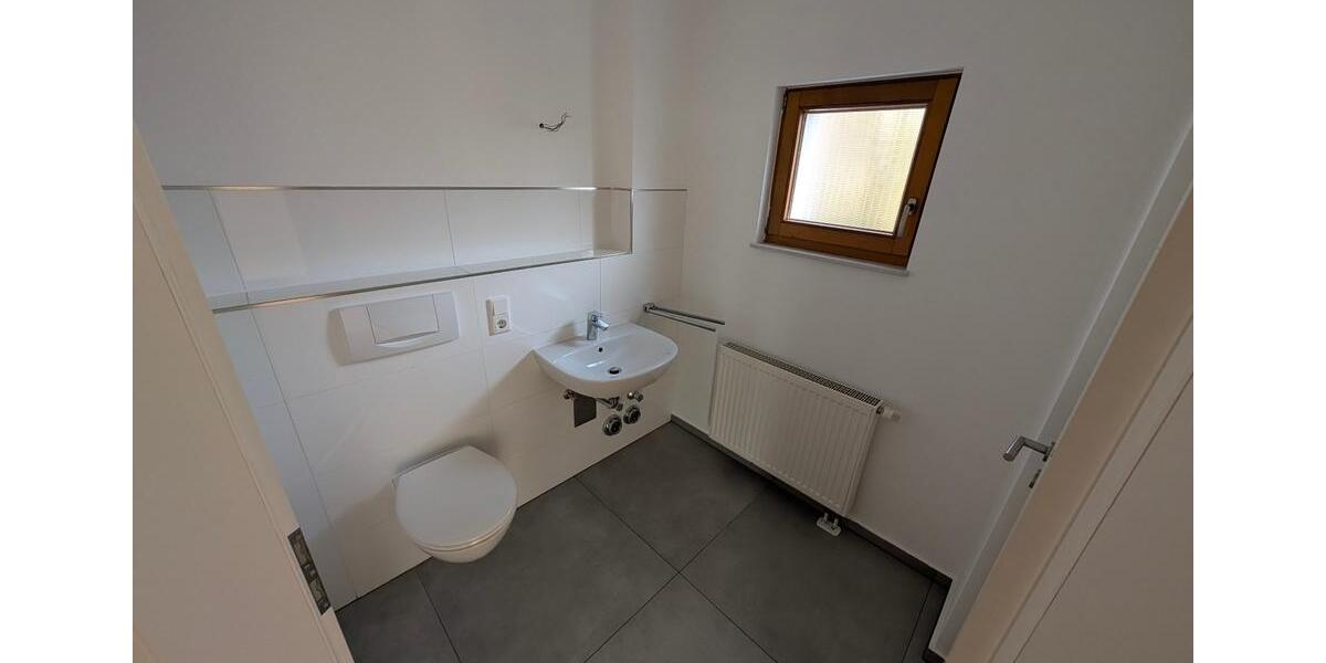 Erdgeschoßwohnung Detmold - 4 Zimmer, 110 m&sup2;, 1.190&euro; | Angebot:25545186