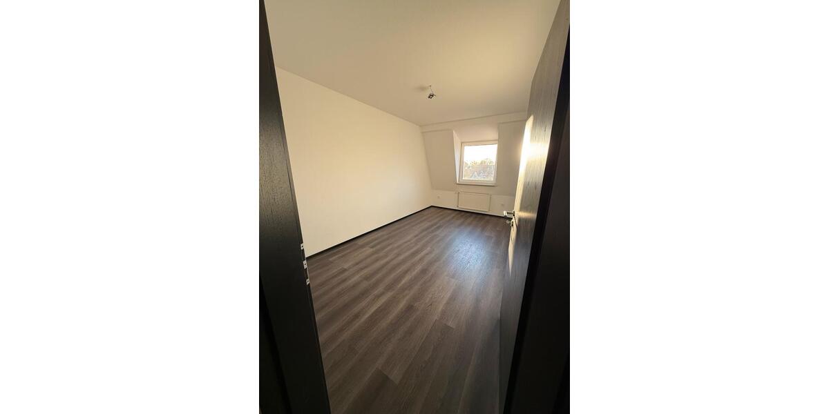Dachgeschoßwohnung Werl - 4 Zimmer, 125 m&sup2;, 1.200&euro; | Angebot:26538368