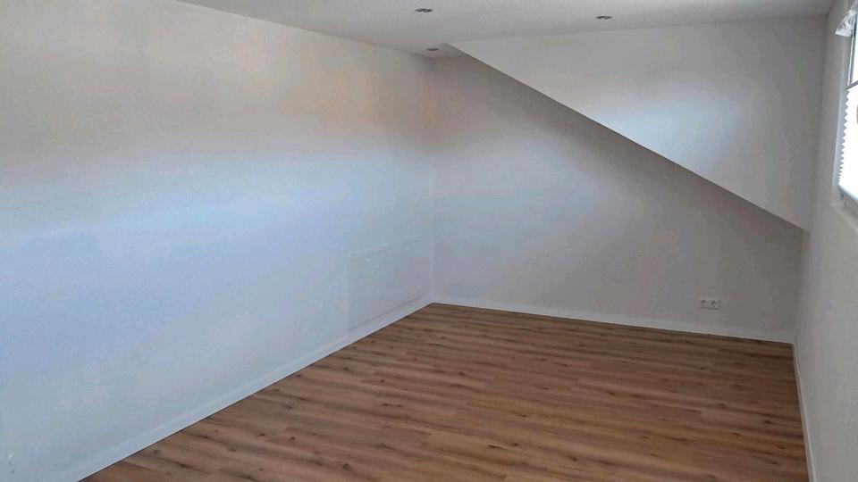 Dachgeschoßwohnung Lahr (Schwarzwald) - 3 Zimmer, 96 m&sup2;, 1.200&euro; | Angebot:26364887