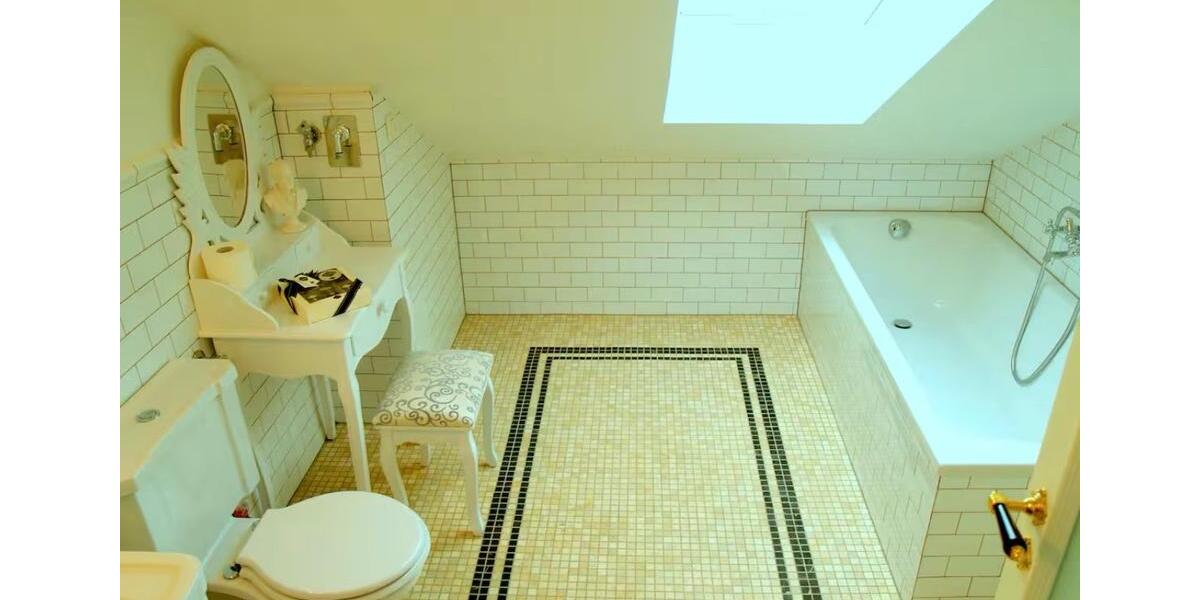 Maisonettenwohnung Dresden Blasewitz - 5 Zimmer, 161 m&sup2;, 2.200&euro; | Angebot:26038390