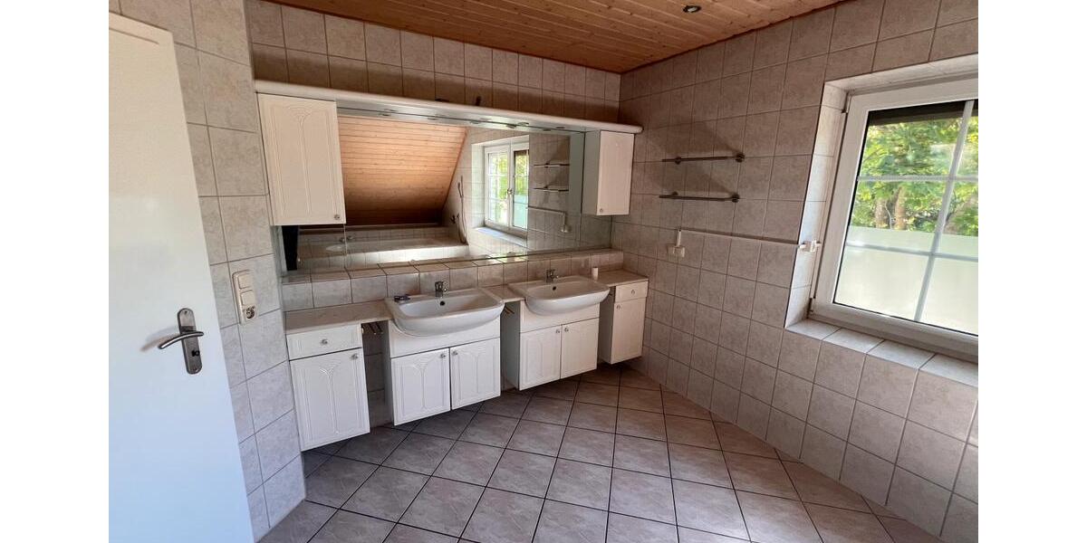 Maisonettenwohnung Hamberge - 4 Zimmer, 153 m&sup2;, 1.200&euro; | Angebot:26615062